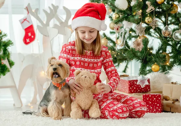 Enfant en période de Noël — Photo