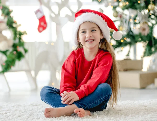 Noel 'de çocuk kız — Stok fotoğraf
