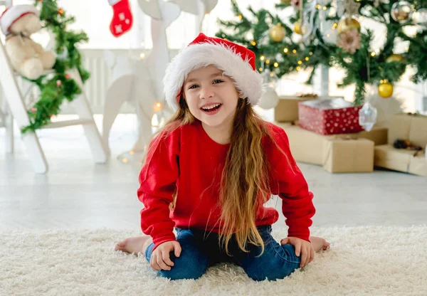 Dziecko dziewczyna w czasie Bożego Narodzenia — Zdjęcie stockowe