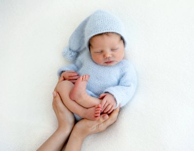 Yeni doğan erkek bebek portresi