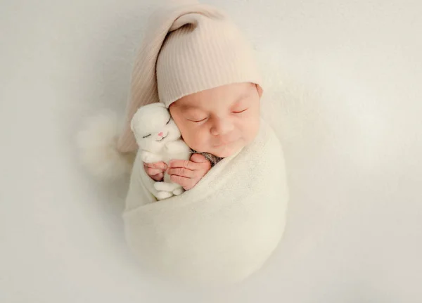 Recém-nascido retrato da menina — Fotografia de Stock