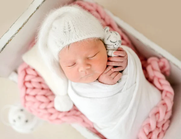 Yeni doğan bebek kız portre — Stok fotoğraf