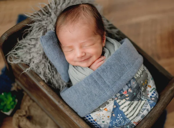 Recém-nascido menino retrato — Fotografia de Stock