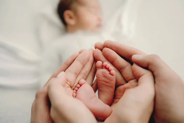 新生男婴和父母肖像 — 图库照片