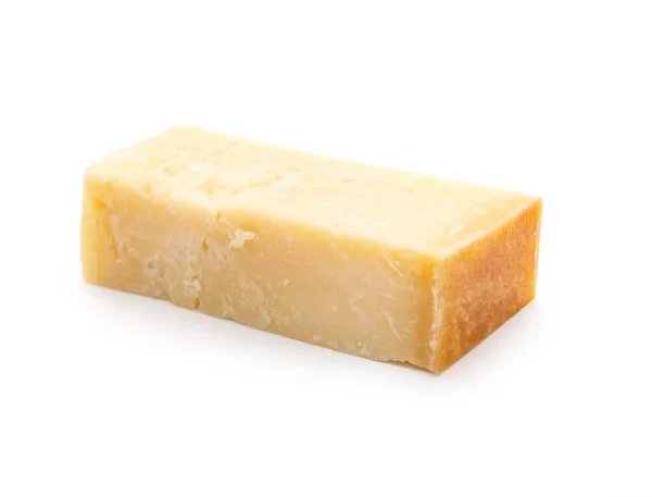 Κομμάτι τυρί παρμεζάνα σε λευκό — Φωτογραφία Αρχείου