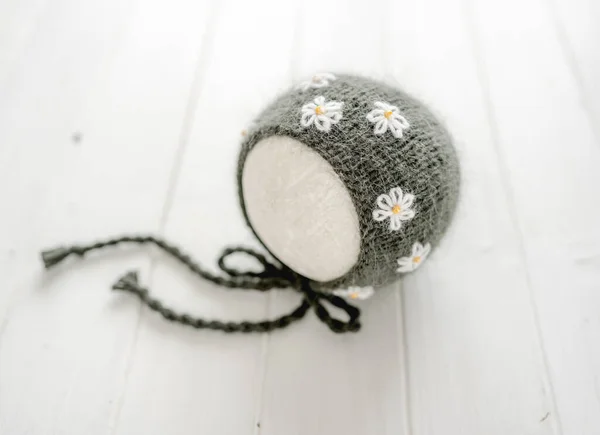 Cappello fatto a mano per neonato — Foto Stock