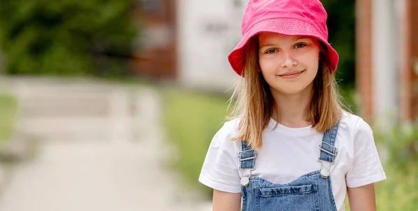 Preteen Girl Wearing Hat City Summertime Closeup Portrait Beautiful Female — Fotografia de Stock