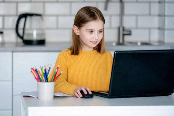 Preteen Girl Laptop Studying Doing Homework Pretty Schoolgirl Learning Having — ストック写真