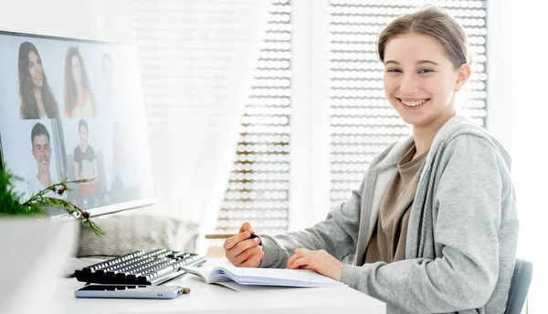 Girl Remote Educaton Class Video Link Friends Classmates Display Teenager — Stock Photo, Image