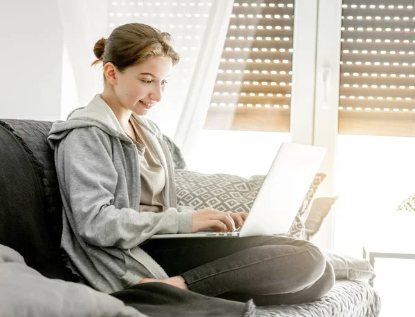 Smiling Girl Sitting Sofa Laptop Studying Online Remote Education Programm — Stock Photo, Image