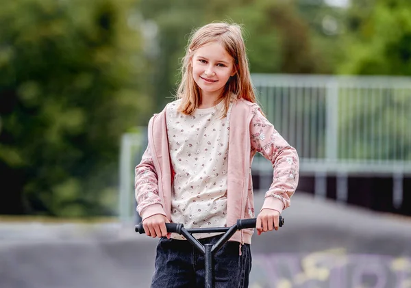 Preteen Girl Scooter City Park Spring Time Portrait Pretty Child — Stok fotoğraf