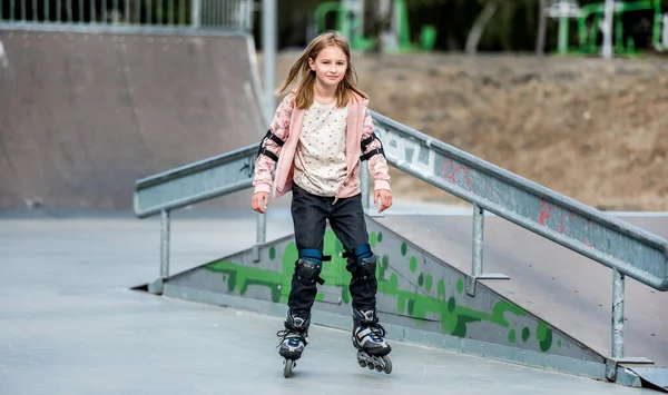 Cute Girl Roller Skater Riding City Park Pretty Female Preteen — Foto Stock