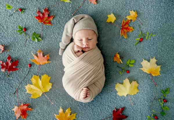 Newborn Baby Boy Swaddled Fabric Sleeping Knitted Pumpkin Toy Decoration — Stock Photo, Image