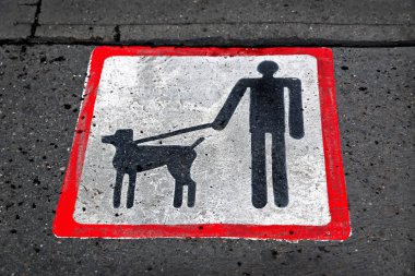köpek yürüyen işareti