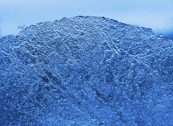 Textura Primer Plano Del Hielo Azul Natural Sobre Fondo Vidrio —  Fotos de Stock
