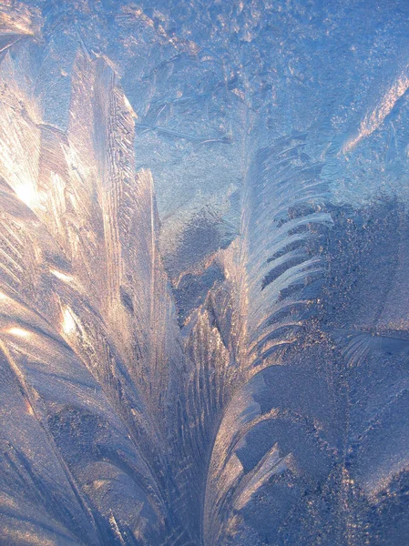 Schöne Eismuster Und Sonnenlicht Nahaufnahme Auf Fensterglas Frühen Morgen Natürlicher — Stockfoto