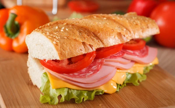 Duża kanapka — Zdjęcie stockowe