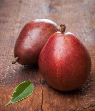 Kırmızı armut