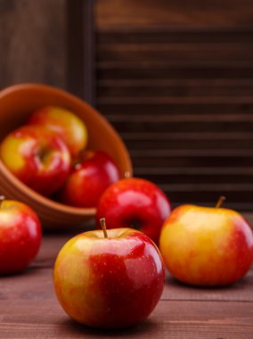 Olgun kırmızı elmalar