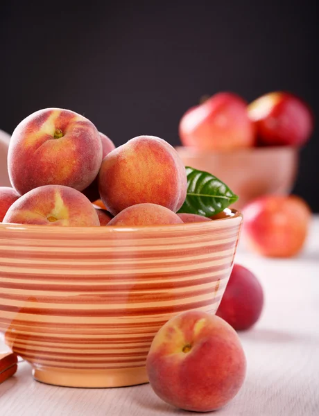 Fresh peaches — Stock Photo, Image