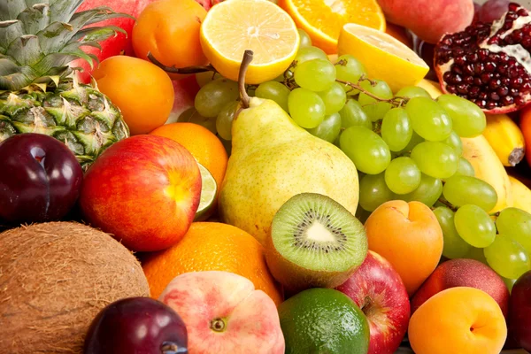 Stor grupp av färska frukter — Stockfoto
