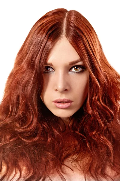 Retrato de mujer joven con el pelo rojo — Foto de Stock