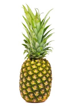 Tek ananas üzerinde beyaz izole