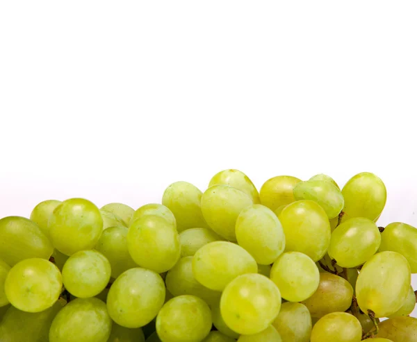 Sekelompok Green Grapes berbaring terisolasi — Stok Foto