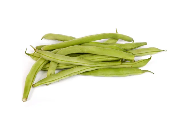 Bouquet de haricots verts frais sur blanc — Photo