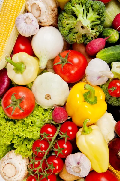 Группа свежих овощей изолированы на белом — стоковое фото