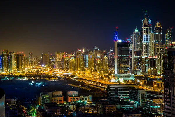 Dubai şehir merkezinde. Doğu, Birleşik Arap Emirlikleri mimarisi — Stok fotoğraf