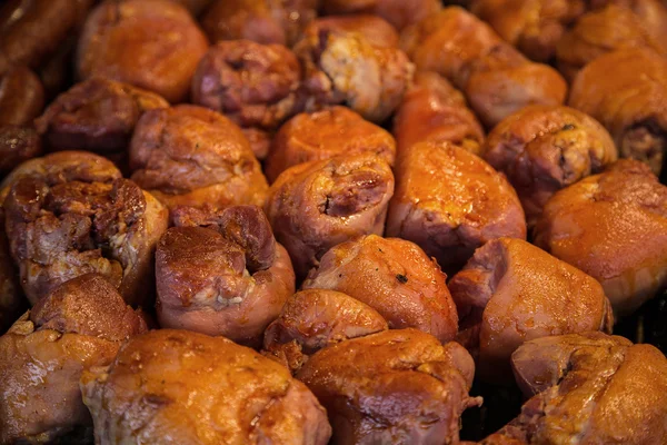 biftek ve diğer et mangal üzerinde. arka plan