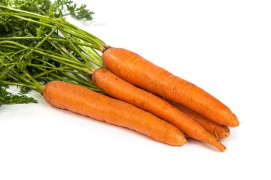 Demet taze havuç üzerine beyaz izole