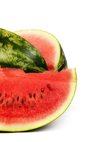 Frische, reife, saftige Wassermelone. Schuss auf Weiß — Stockfoto