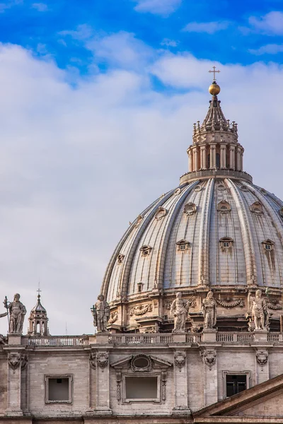 St. Peter's Basilica in Vatican City in Rome, Italy. — Stock Photo, Image