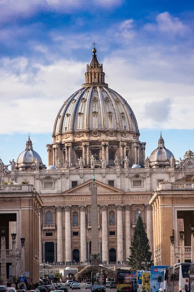 Basilique Saint-Pierre dans la Cité du Vatican à Rome, Italie . — Photo