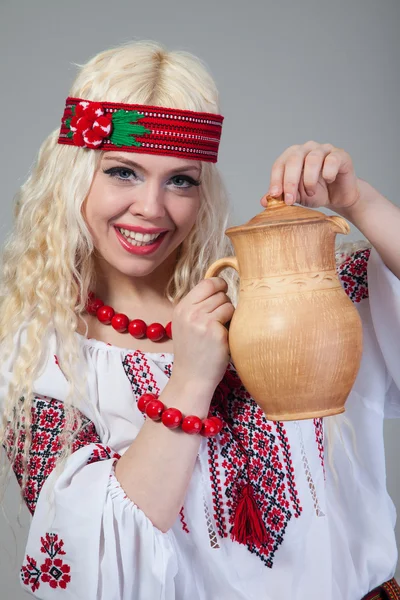 Woman wears Ukrainian national dress — Stock Photo, Image