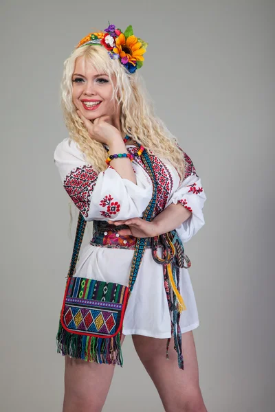 Woman wears Ukrainian national dress — Stock Photo, Image