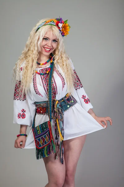 Woman wears Ukrainian national dress — Stock Photo, Image