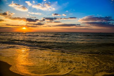 Dubai deniz ve plaj, plajda güzel gün batımı