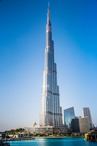 Kijk op de burj khalifa, dubai, Verenigde Arabische Emiraten, 's nachts — Stockfoto