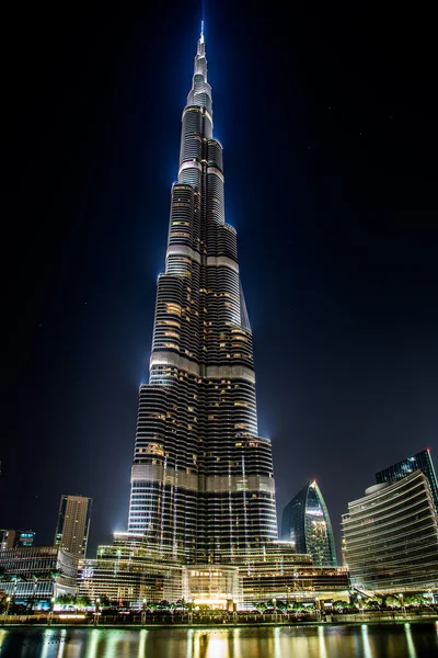 Vedere pe Burj Khalifa, Dubai, Emiratele Arabe Unite, noaptea — Fotografie, imagine de stoc