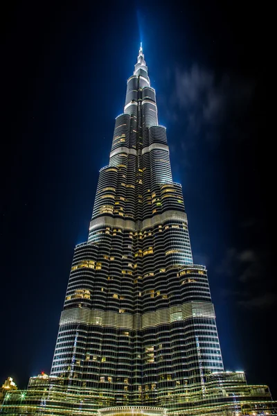 Blick auf den Burj Khalifa, Dubai, uae, bei Nacht — Stockfoto