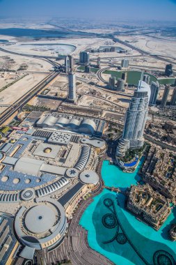 Dubai şehir merkezinde. Doğu, Birleşik Arap Emirlikleri mimarisi. Hava