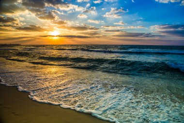 Dubai deniz ve plaj, plajda güzel gün batımı