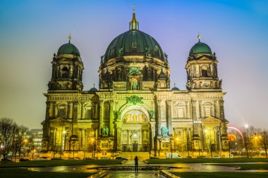Berliner dom, Yüce bucak konuşma diline özgü adıdır