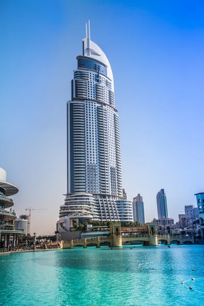 Address Hotel in the downtown Dubai area overlooks the famous da — Stock Photo, Image