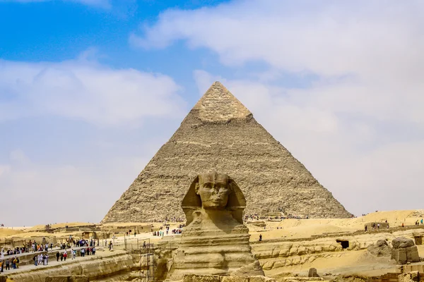 Sfinga a Velká pyramida v egypt — Stock fotografie