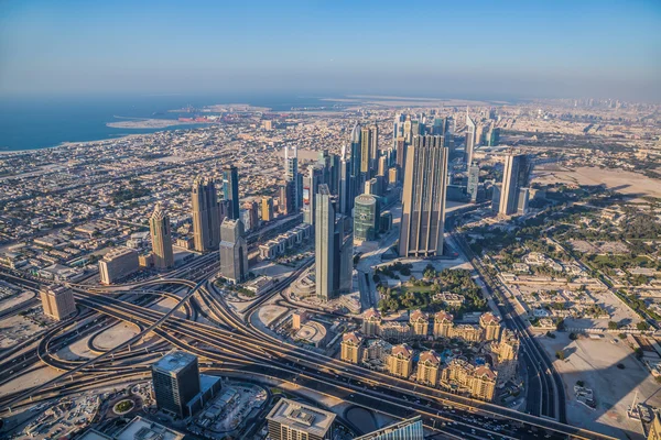 Dubai Innenstadt. Osten, vereinte arabische Emirate Architektur. Antenne — Stockfoto