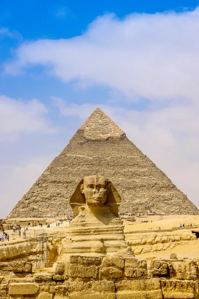 Sphinx et la Grande Pyramide en Egypte — Photo